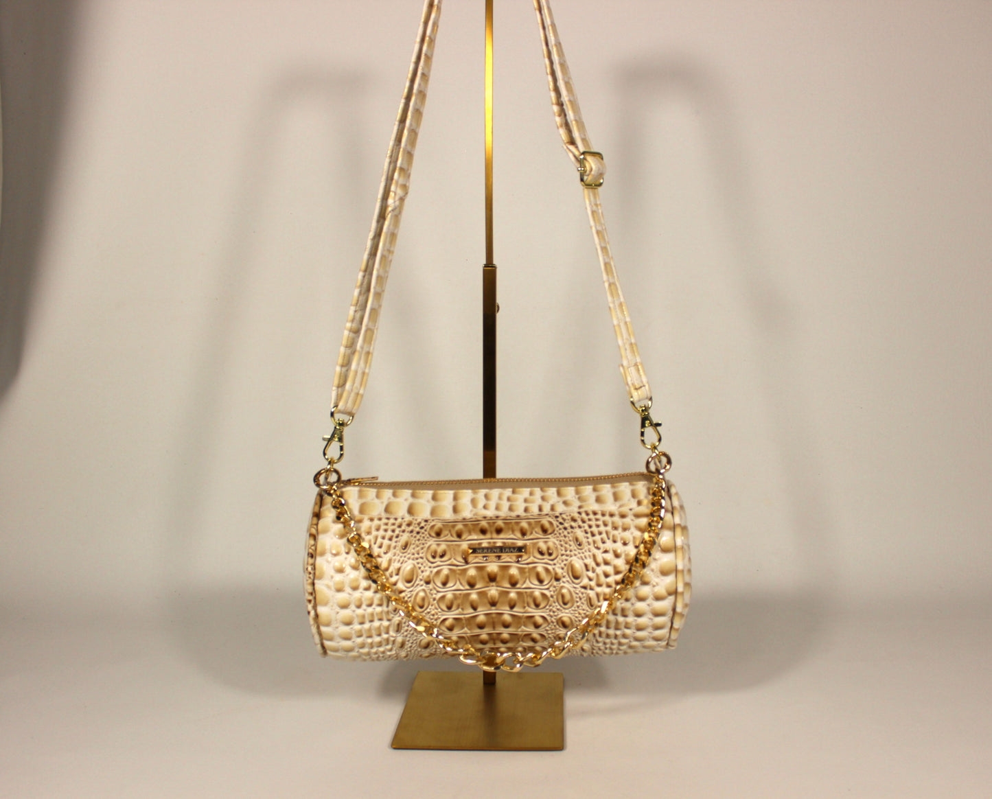 Dune Pill Barrel Bag Serene Diaz