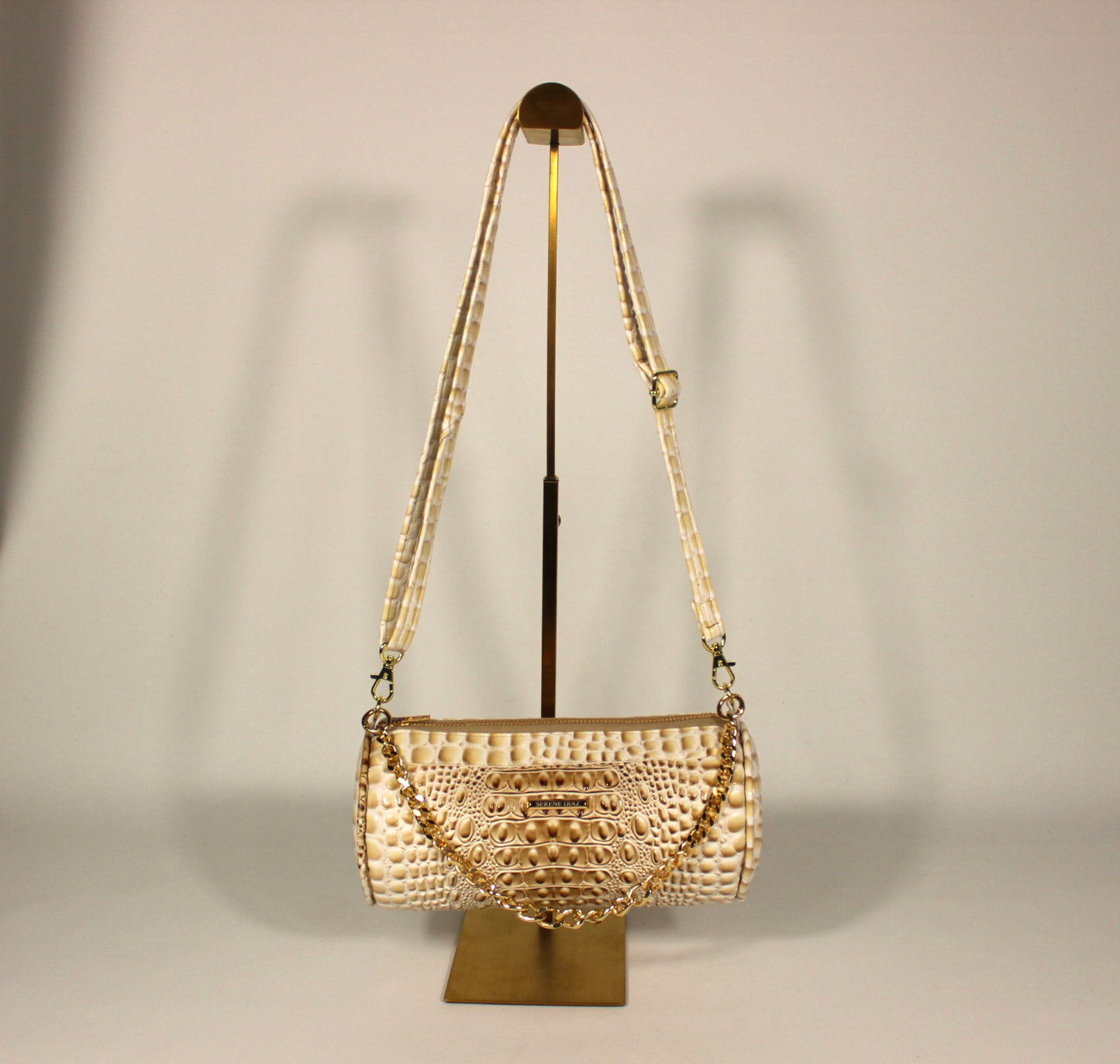 Dune Pill Barrel Bag Serene Diaz