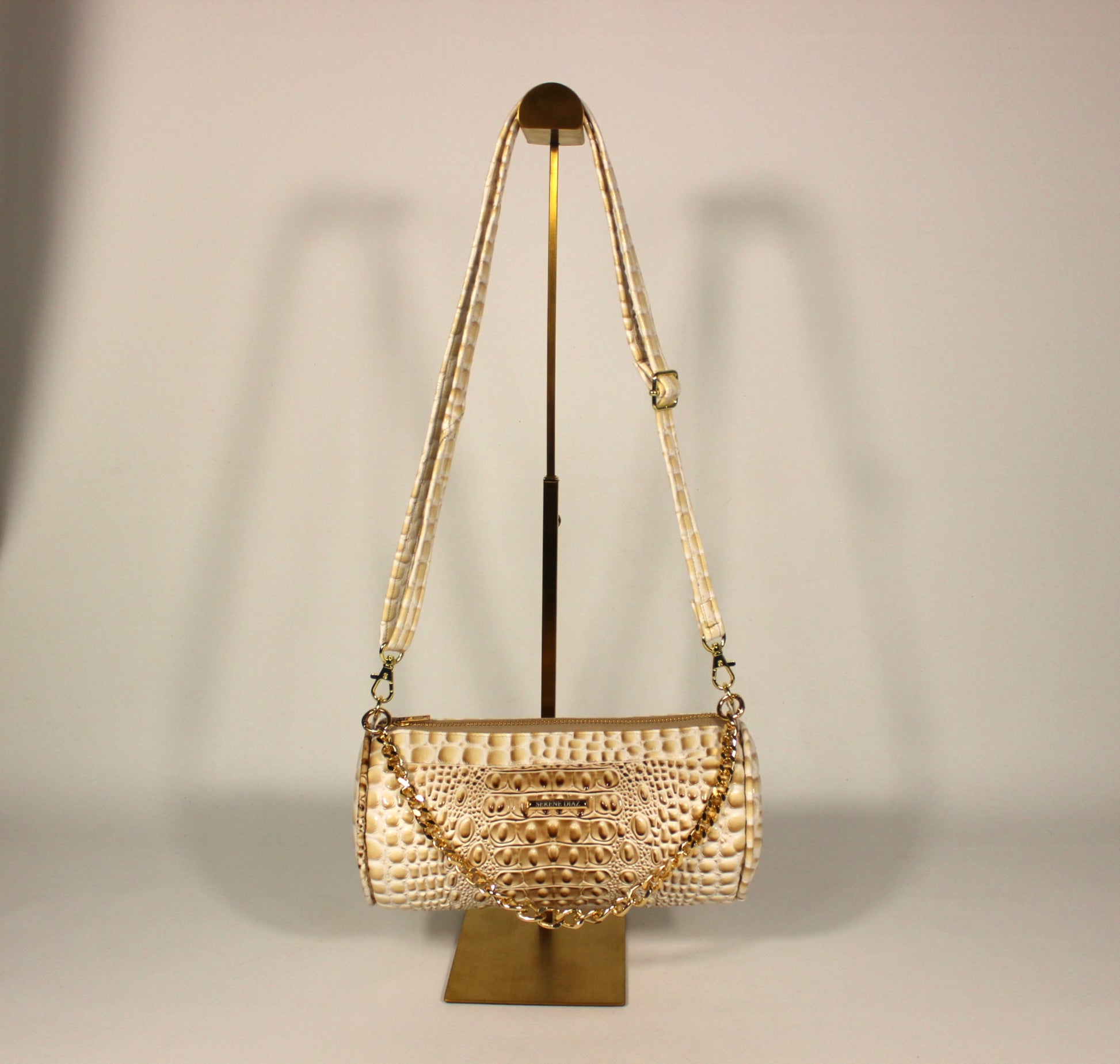 Dune Pill Barrel Bag Serene Diaz