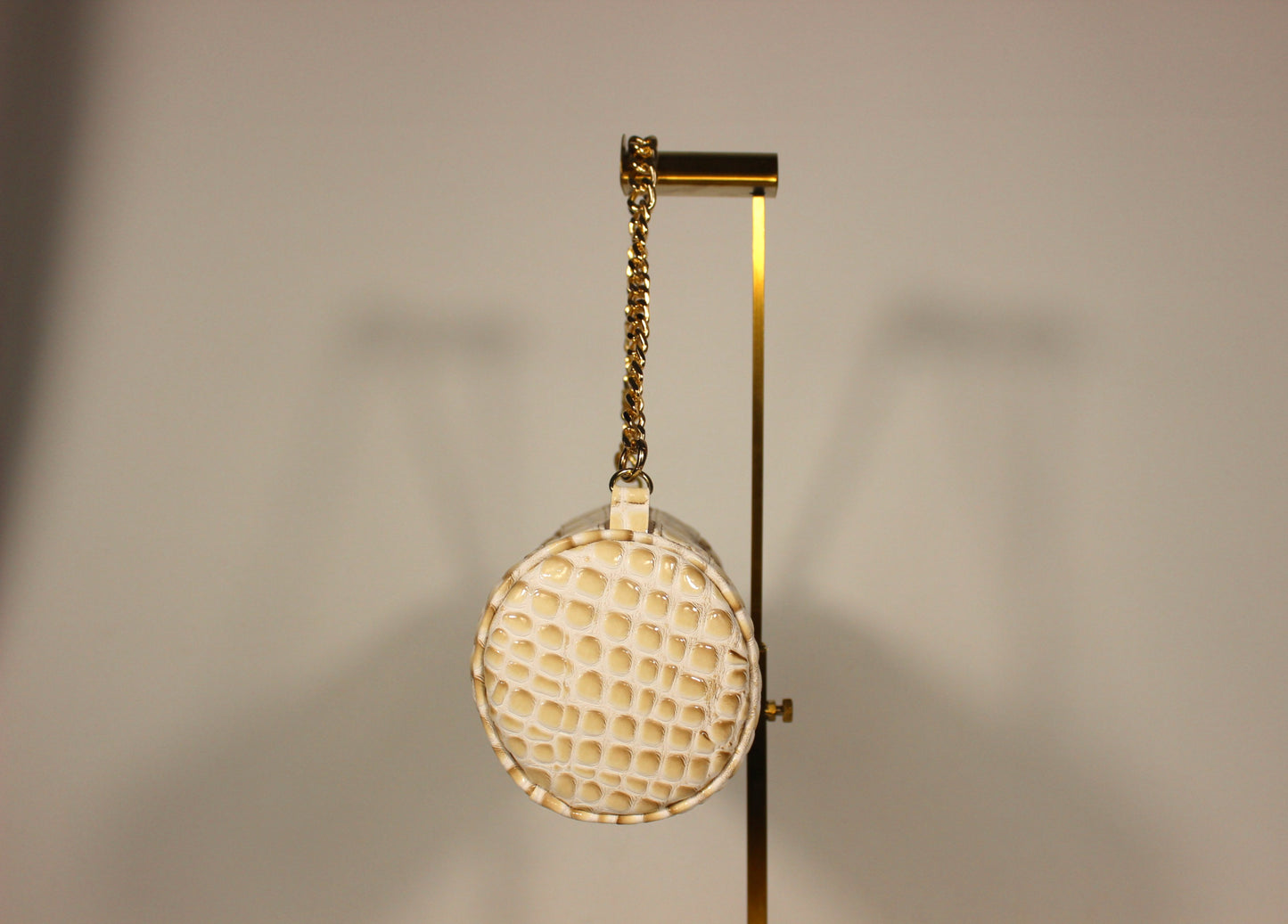Dune Pill Barrel Bag Serene Diaz